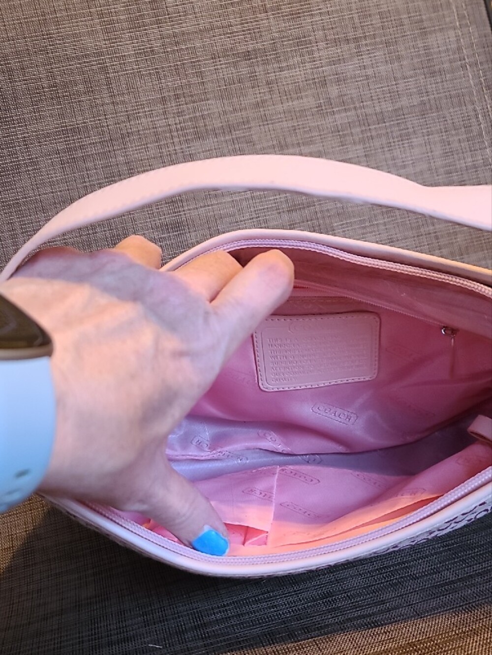 Classic Pink Shoulder Bag - Designer-Inspired Women’s Purse - Picture 5 of 6